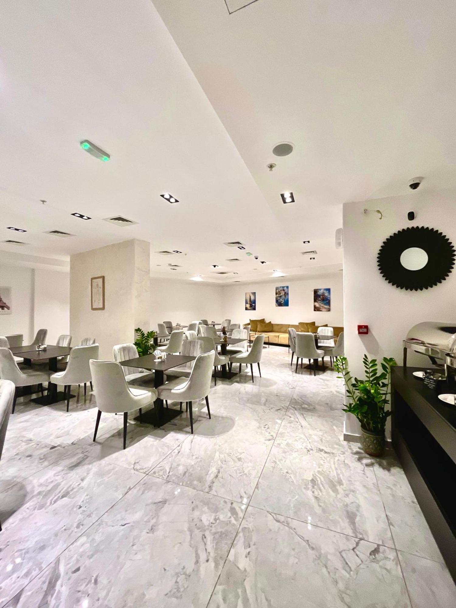 Green Stone Apartments Hotel Rafailovici Exterior photo